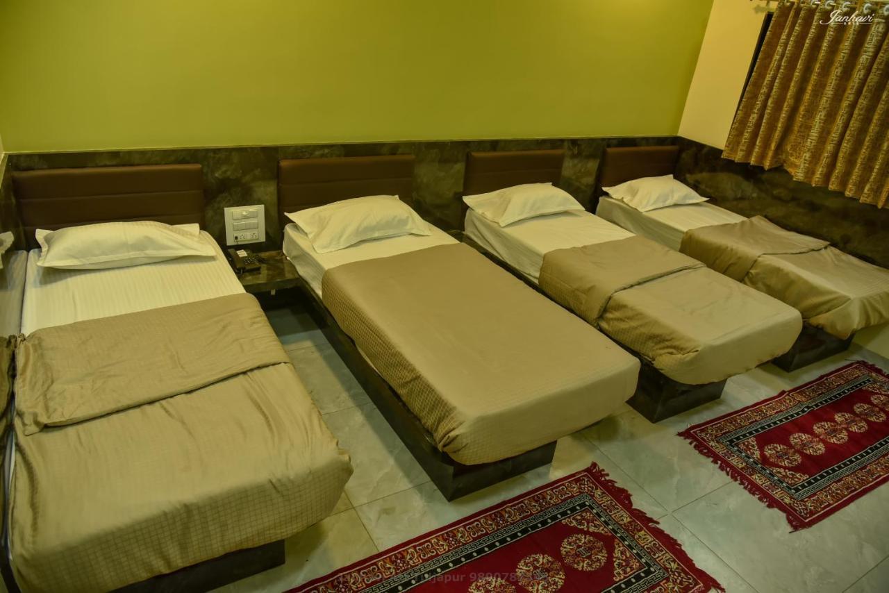 Pawan Executive Tuljapur Luaran gambar