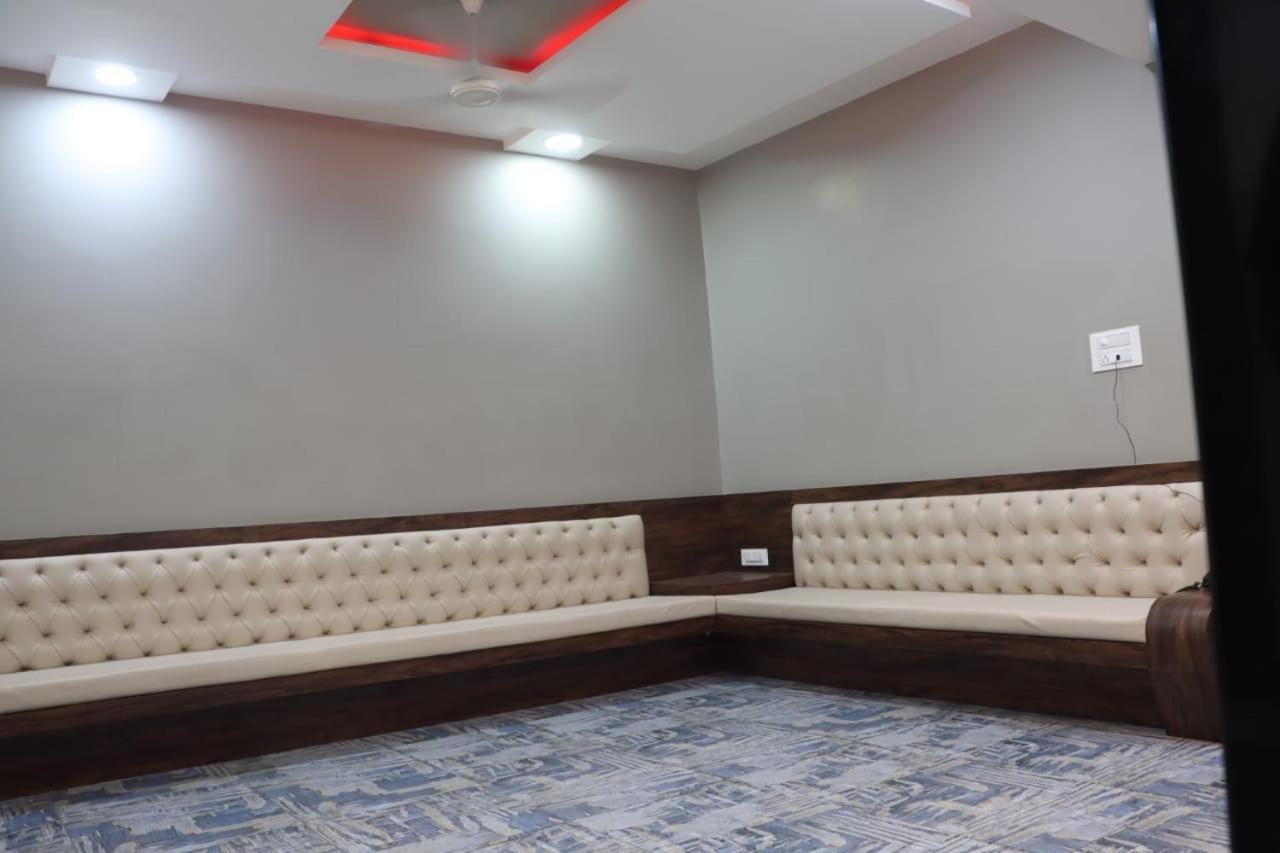 Pawan Executive Tuljapur Luaran gambar