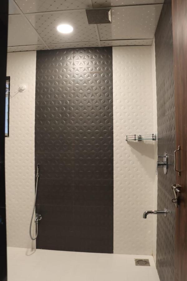 Pawan Executive Tuljapur Luaran gambar
