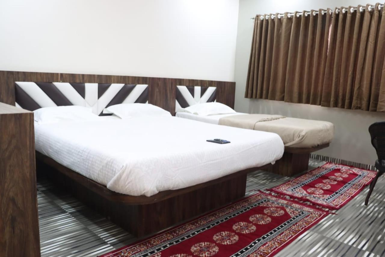 Pawan Executive Tuljapur Luaran gambar