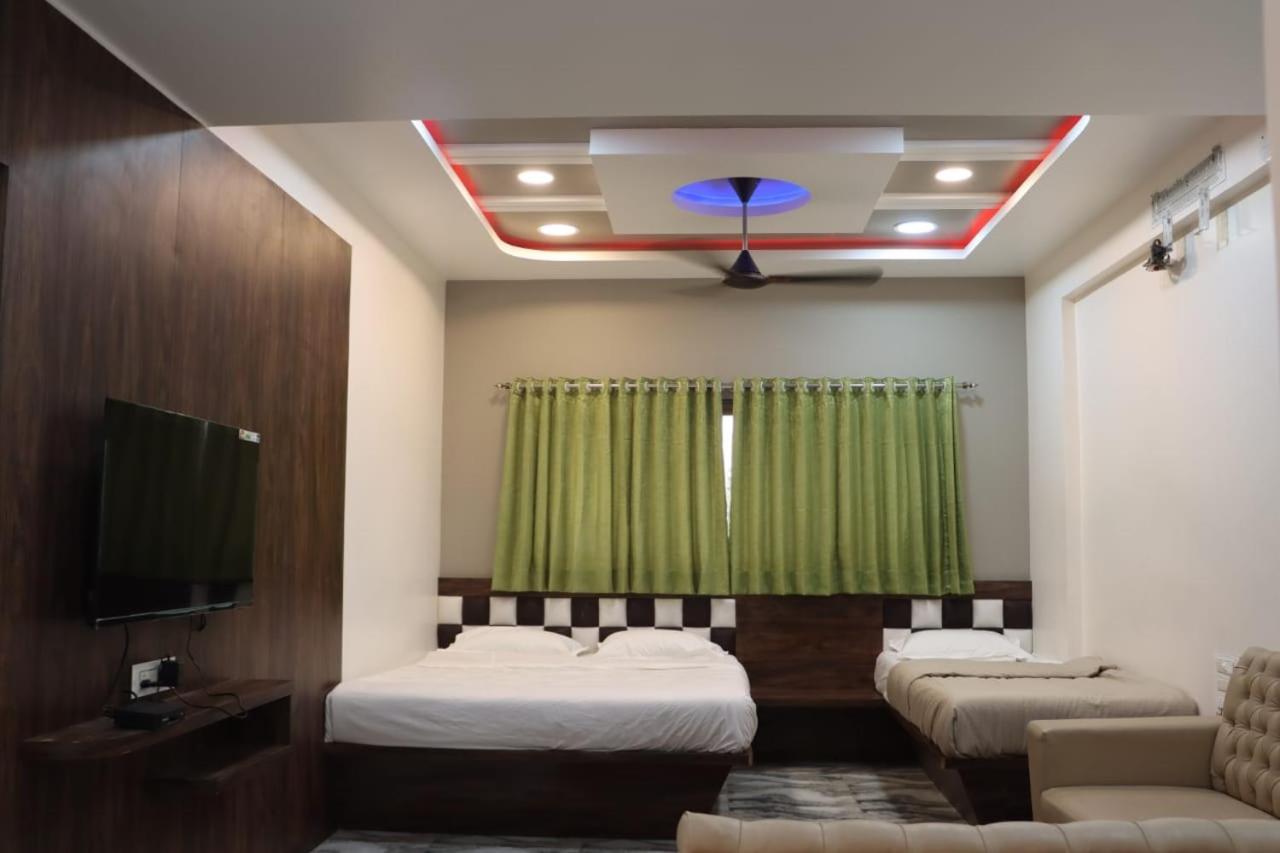 Pawan Executive Tuljapur Luaran gambar