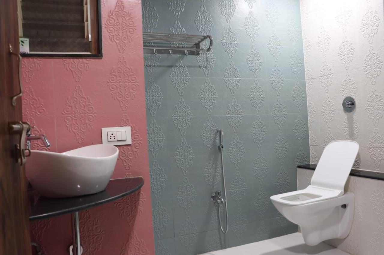 Pawan Executive Tuljapur Luaran gambar