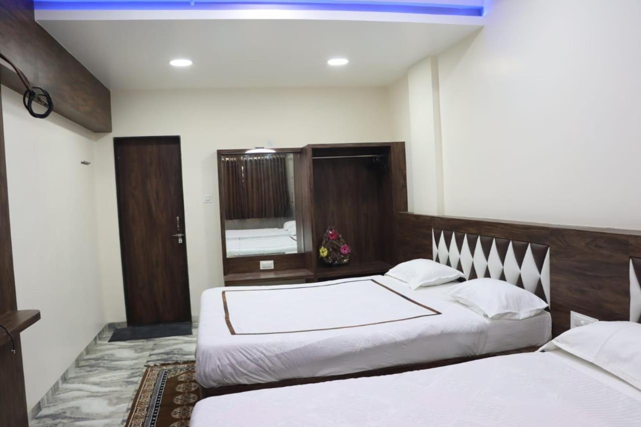 Pawan Executive Tuljapur Luaran gambar