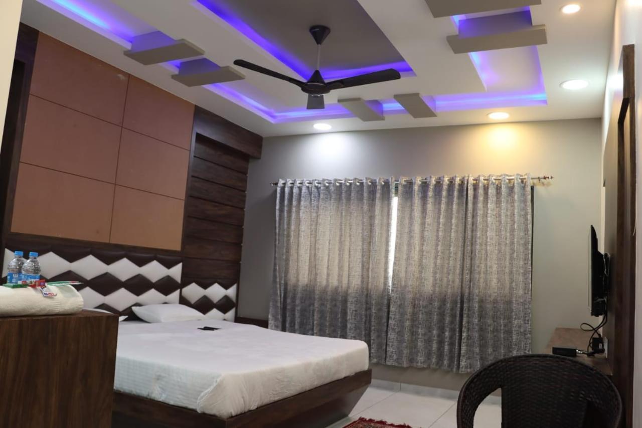 Pawan Executive Tuljapur Luaran gambar
