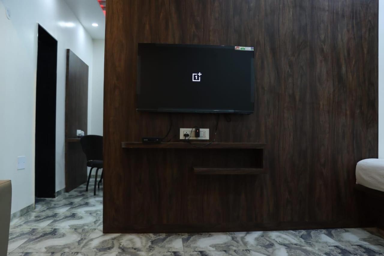 Pawan Executive Tuljapur Luaran gambar