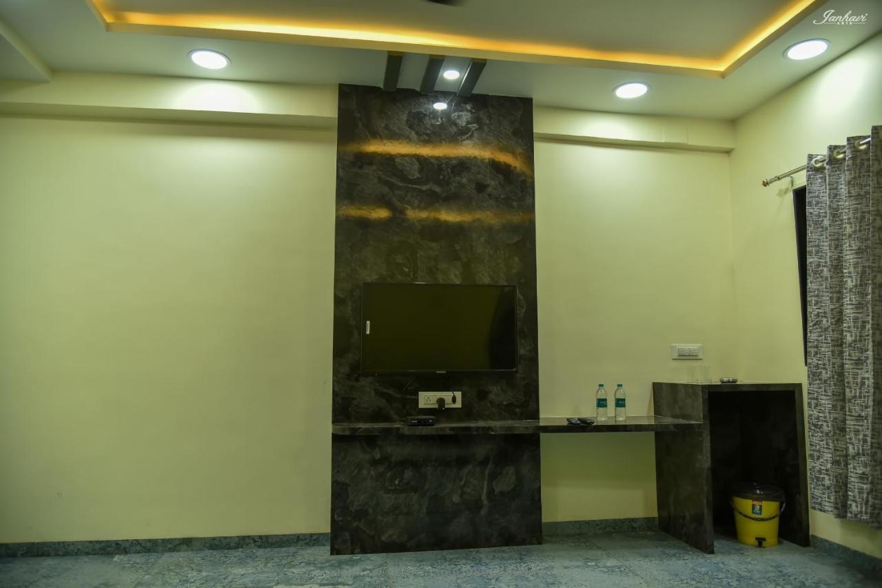 Pawan Executive Tuljapur Luaran gambar