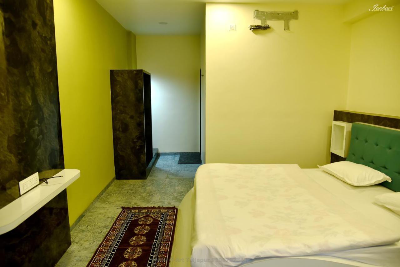 Pawan Executive Tuljapur Luaran gambar