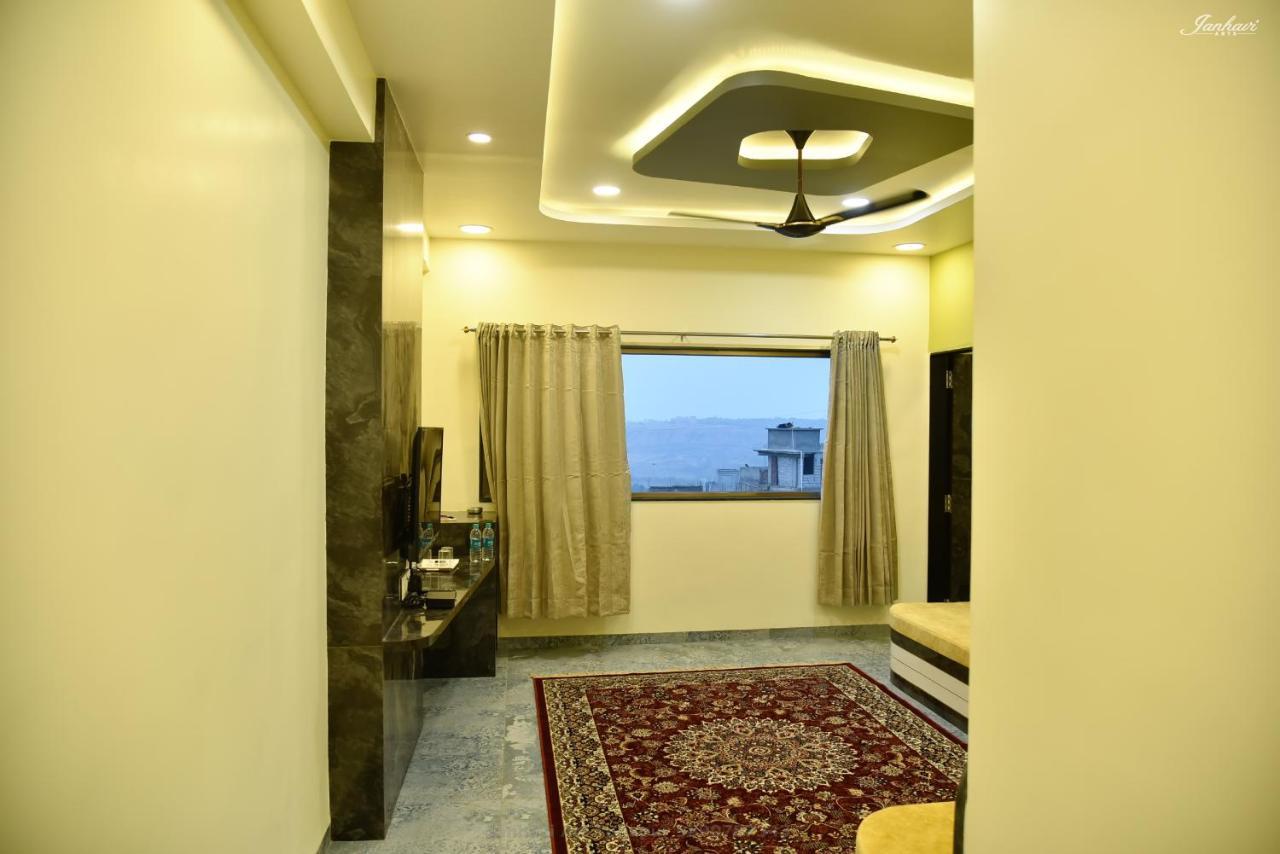 Pawan Executive Tuljapur Luaran gambar